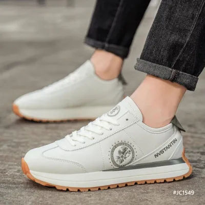 Retro Leather Sports Men’s Shoes – Lightweight and Stylish Casual Shoes